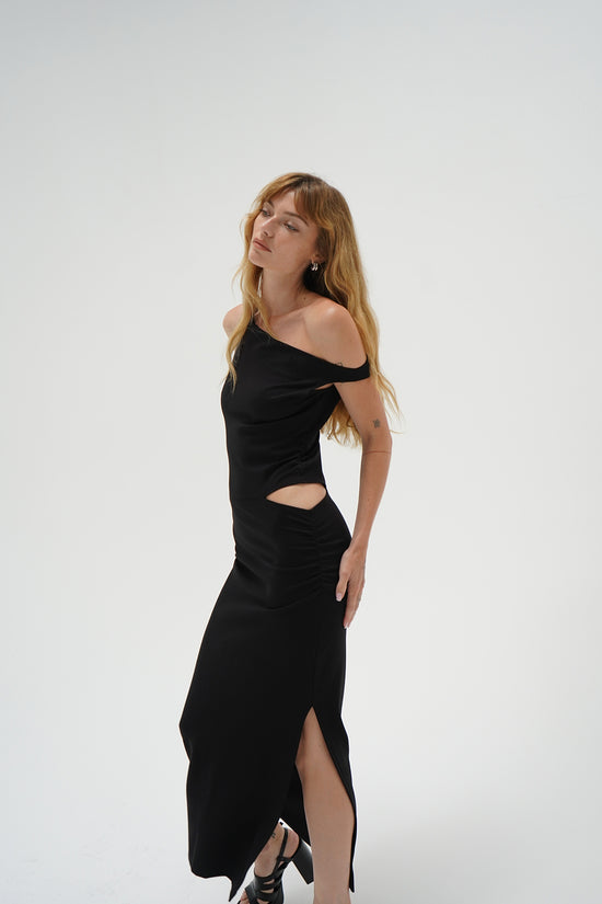 Kealy dress in black