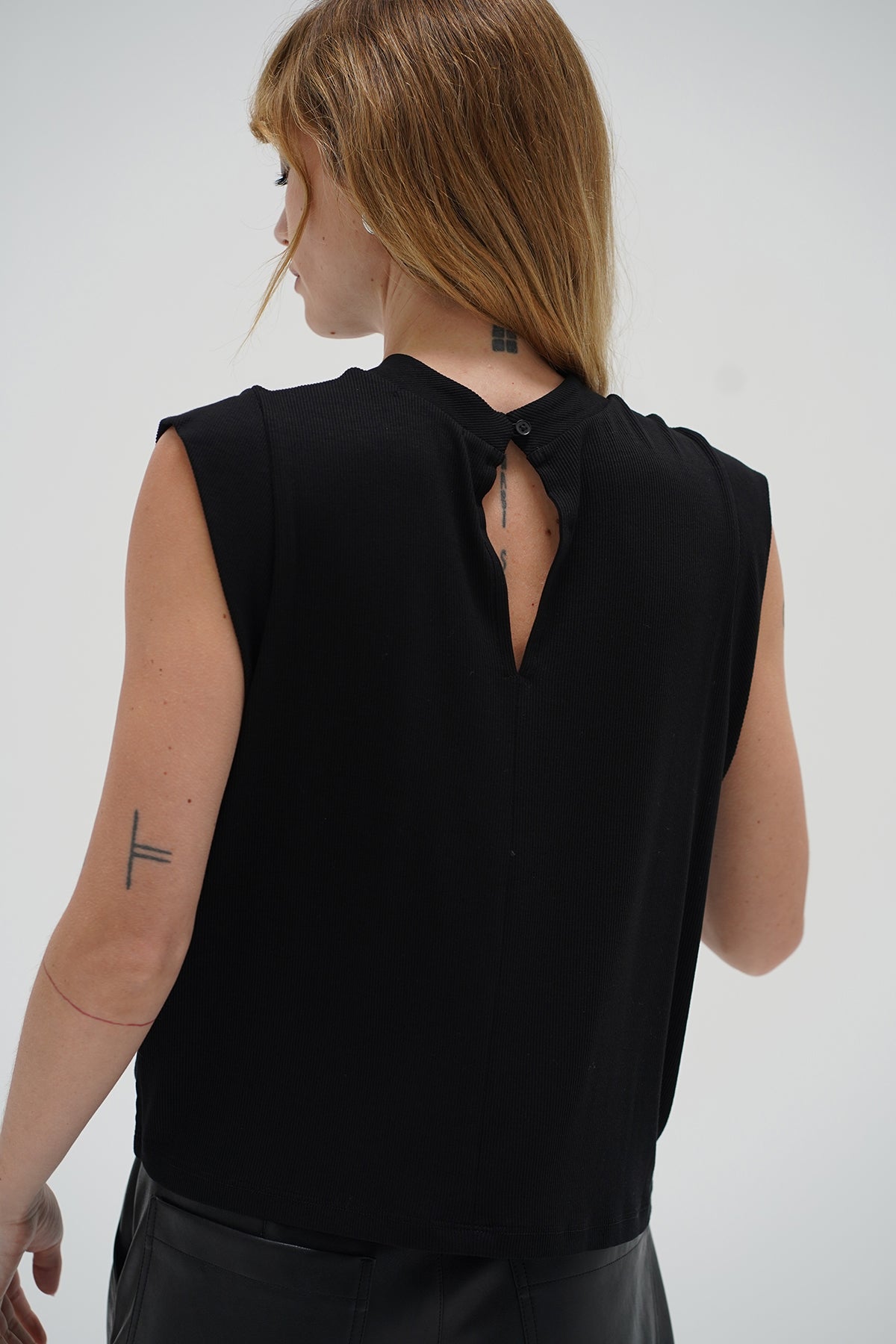 LNA Oren sleeveless top in black with key hole detail in the back