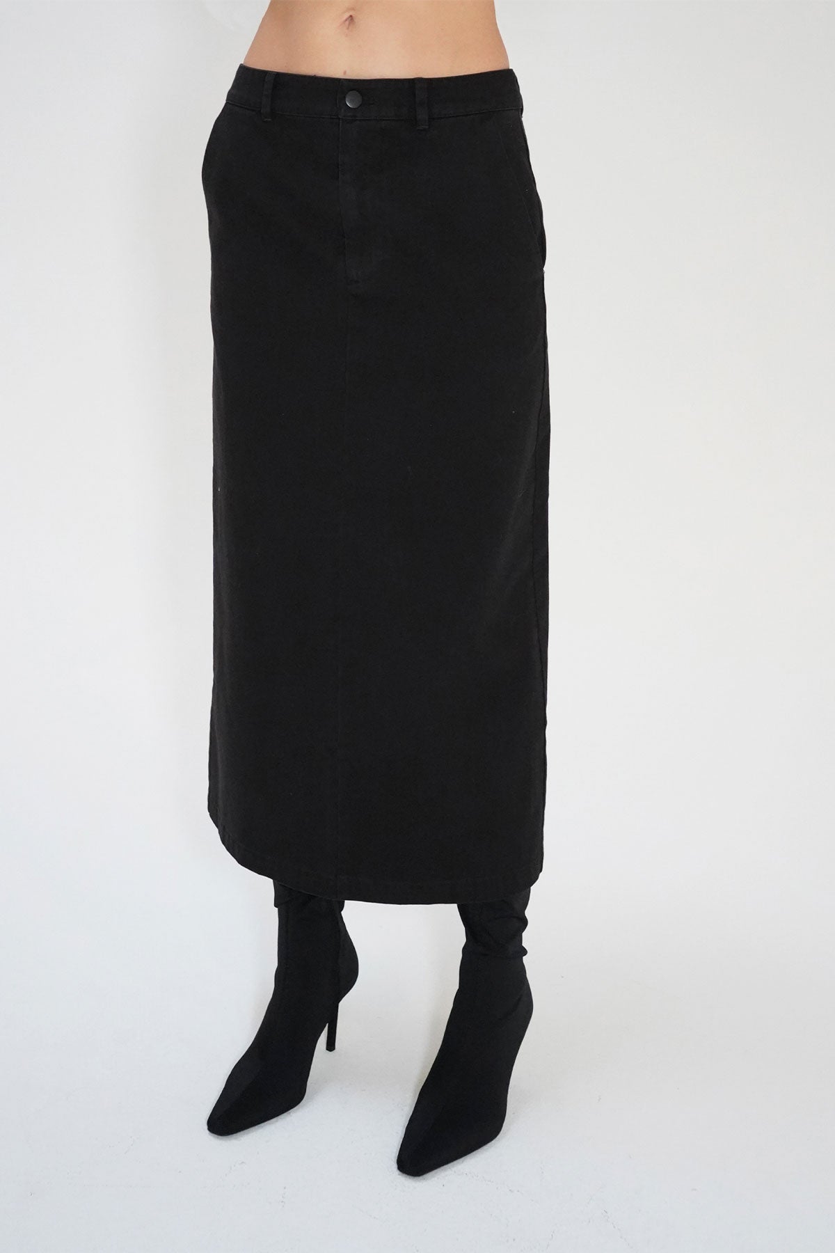 LNA Dara Twill Skirt in Black