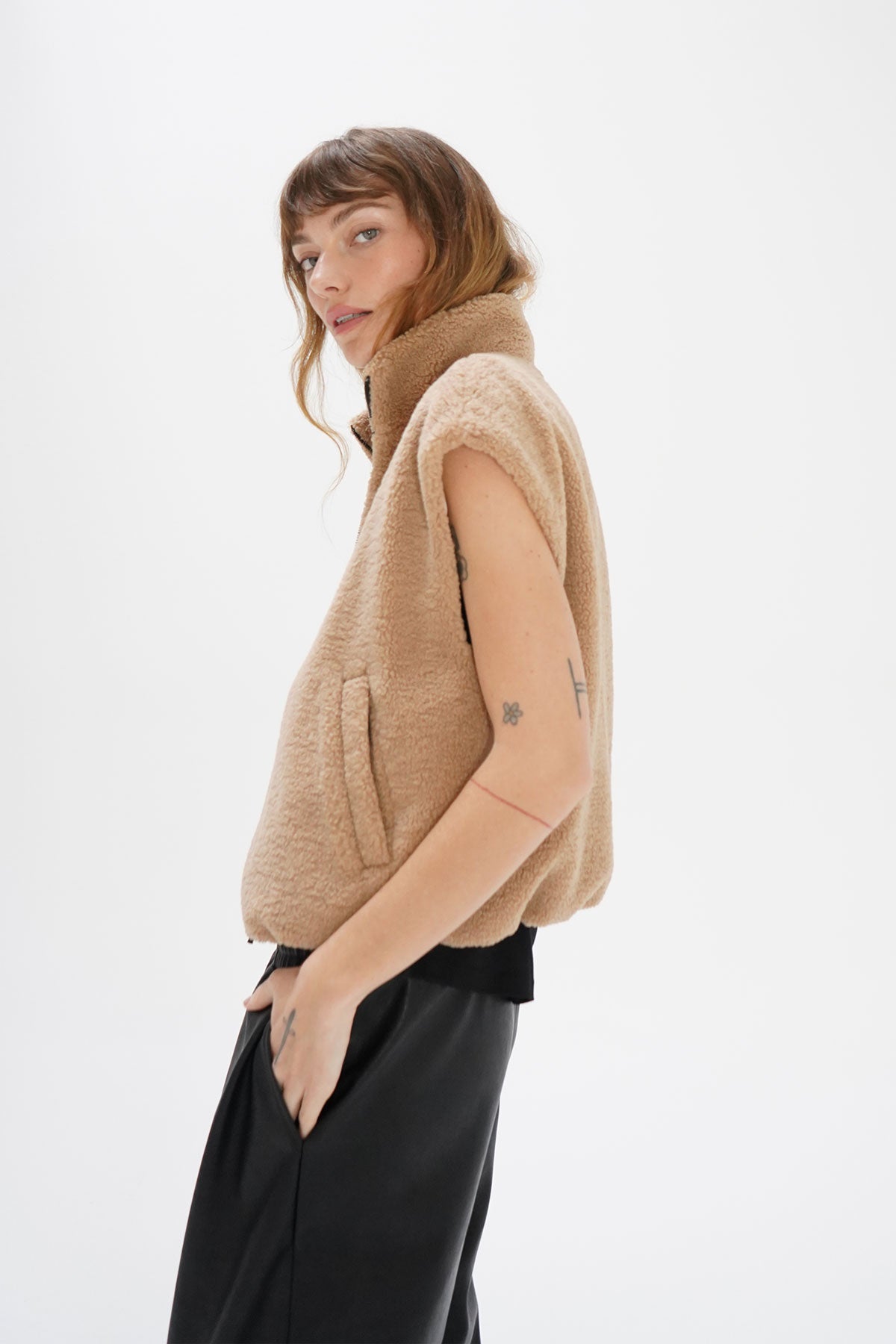 LNA Gabin Sherpa Vest in Teddy