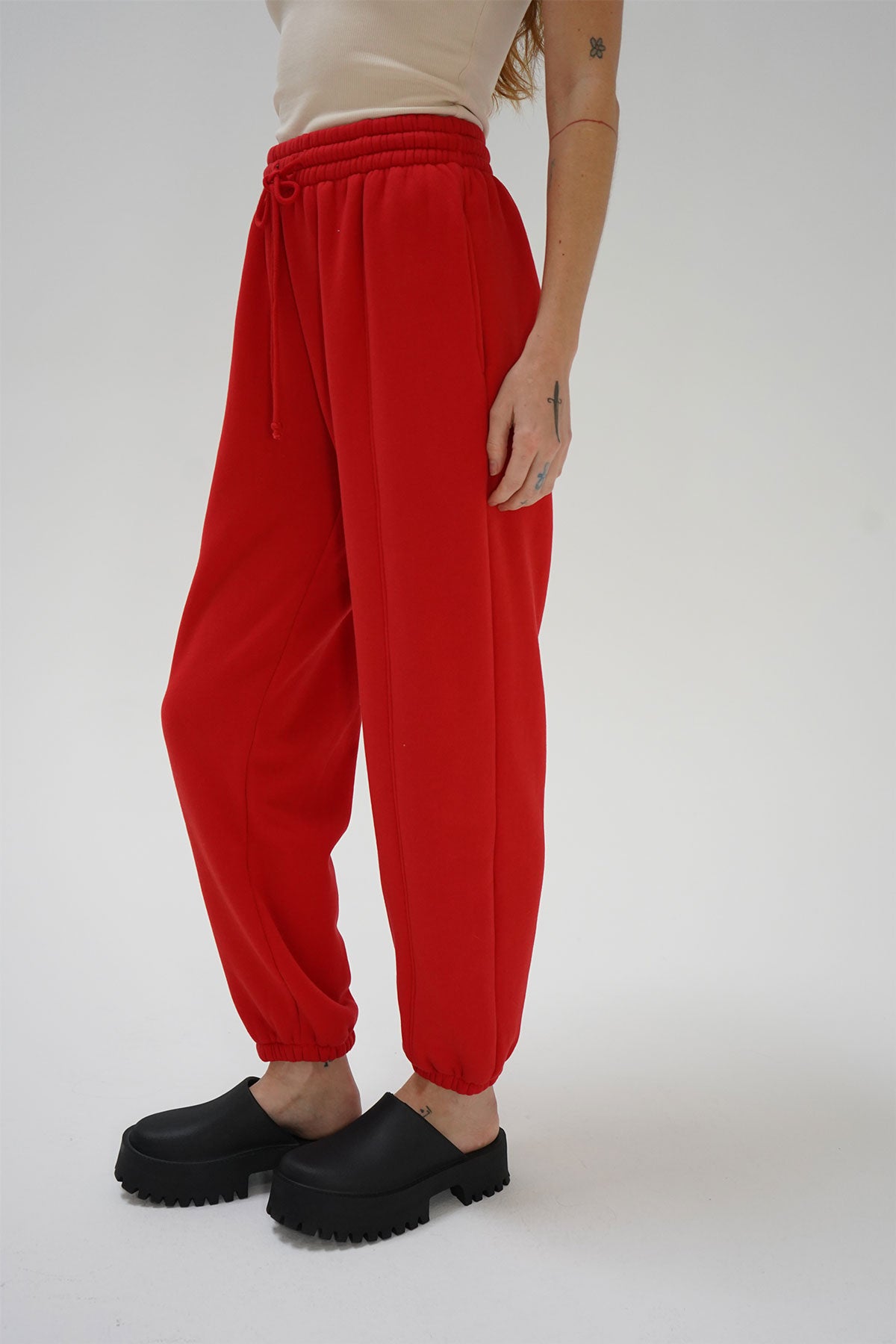 Jace Seamed Fleece Jogger - High Risk Red