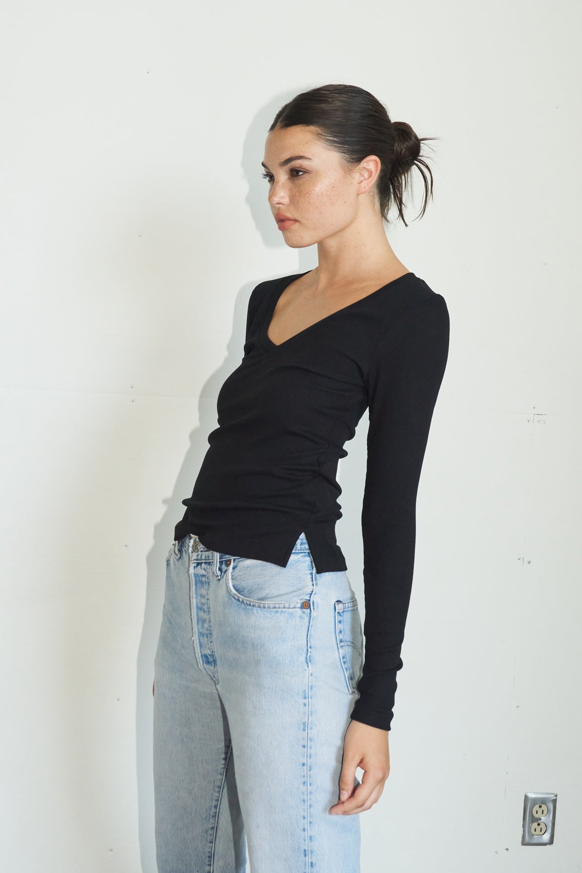 V Ribbed Long Sleeve - Black